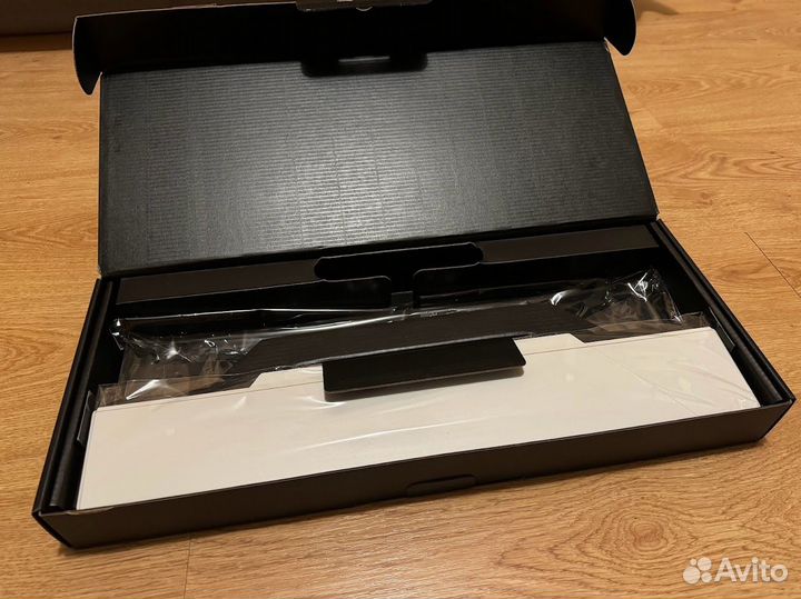 Roccat Vulcan 122 aimo White