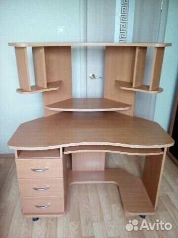 Продам угловой компьютерный стол