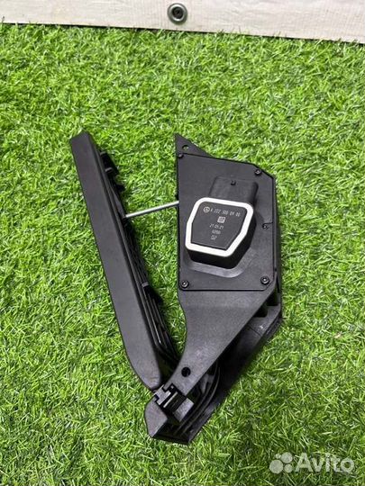 Педаль газа Mercedes E W212 1.8 2009