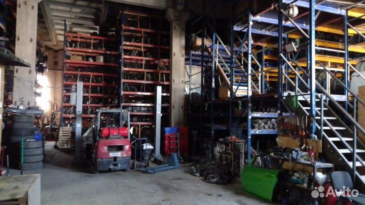 Моторчик стеклоочистителя задний Toyota Avensis