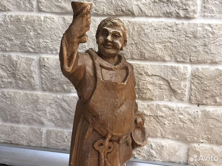 Статуэтка из дерева