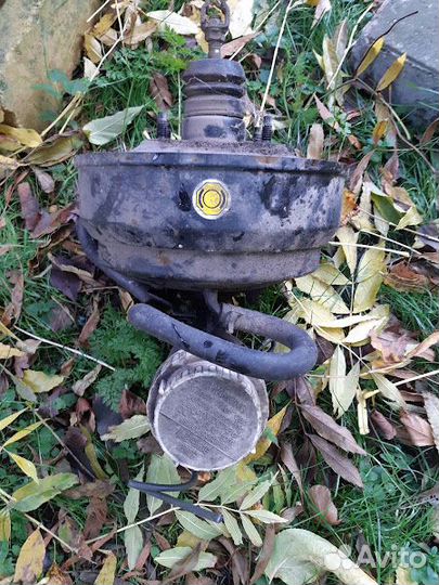 Тормозной цилиндр с вакумником l200