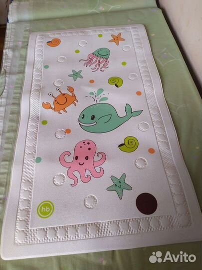 Коврик детский для ванной на присосках