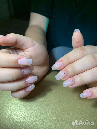 Наращивание ногтей.Педикюр
