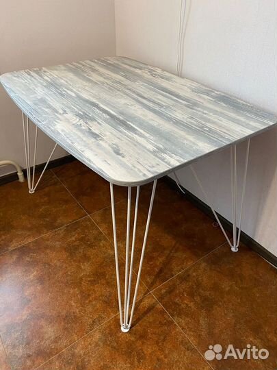 Кухонный стол