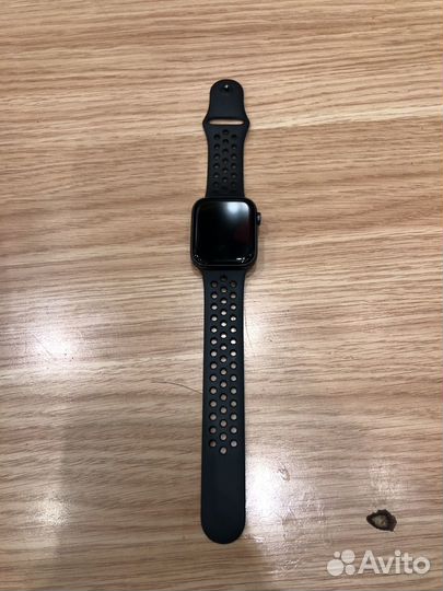 Часы apple watch se 44mm