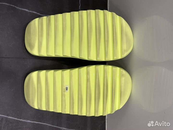 Yeezy slide glow green 7us оригинал