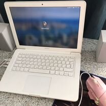 Apple MacBook 13" 2010. A1342