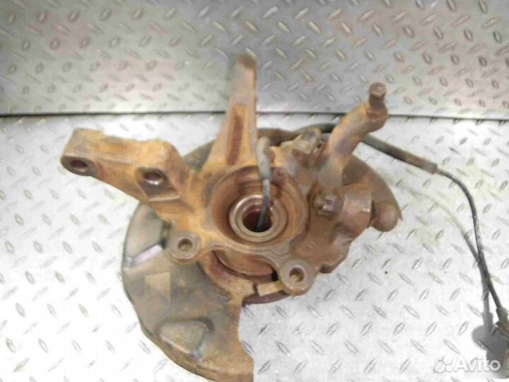 Кулак поворотный передний правый Nissan Maxima