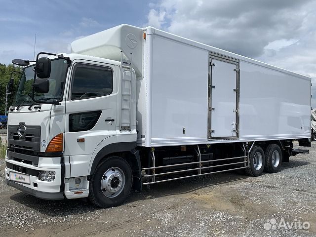 Hino 700 (Profia), 2004