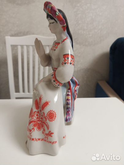 Статуэтка фарфор 