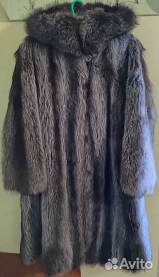 Шуба из енота с капюшоном