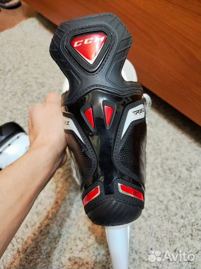 Хоккейные коньки CCM RBZ 42.5 размер