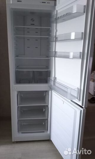 Холодильник бу Атлант