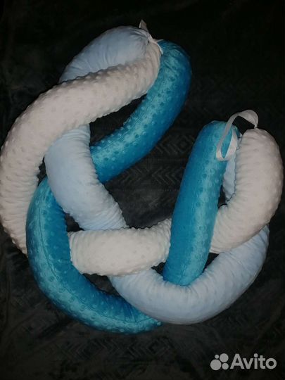 Бортик косичка в детскую кроватку