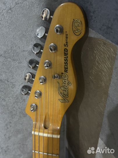 Электро гитара Vintage v52