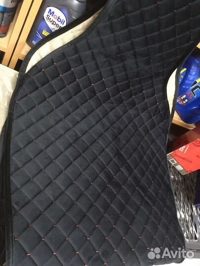 Накидки на сидения с красной строчкой