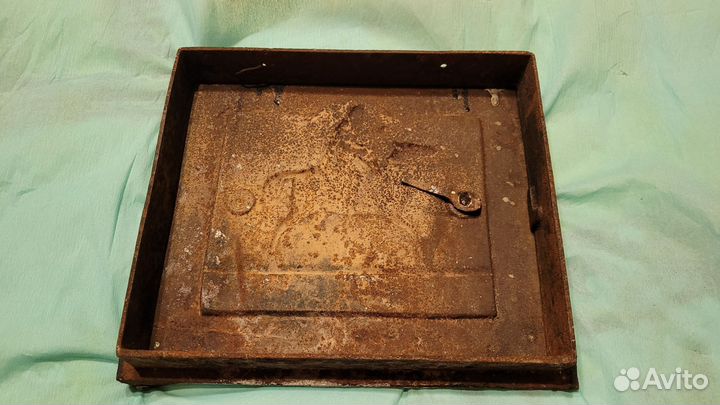 Дверца печная антикварная. Всадник