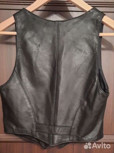 Кожаный женский костюм из 4 предметов 42р