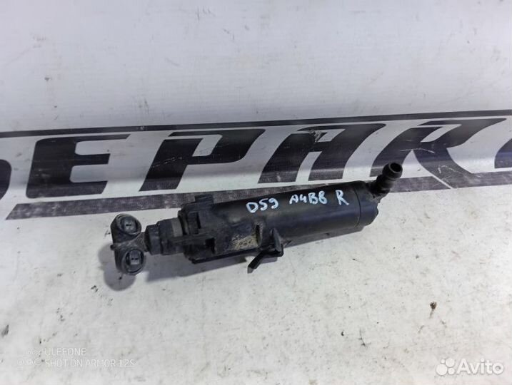 Форсунка омывателя фар передняя правая Audi A4