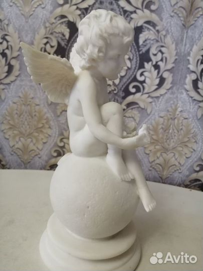 Статуэтка Ангел на шаре