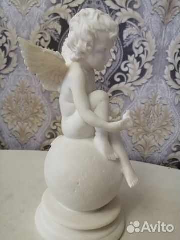 Статуэтка Ангел на шаре