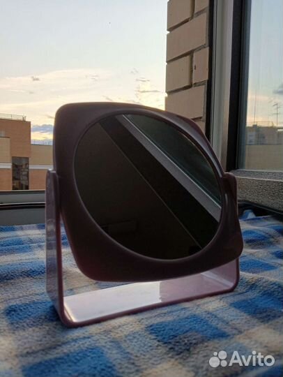 Настольное зеркало