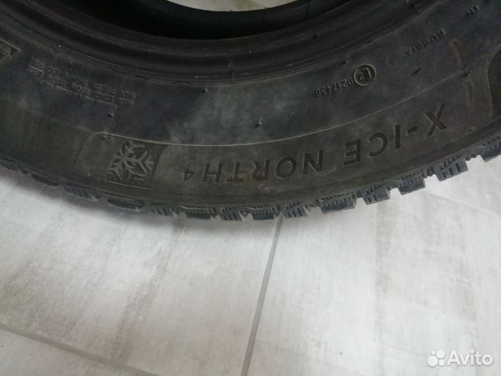 Michelin X-Ice North 4 215/65 R16