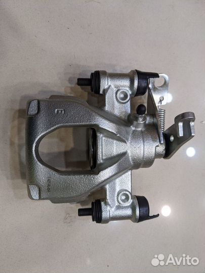 Суппорт тормозной задний левый master III FWD