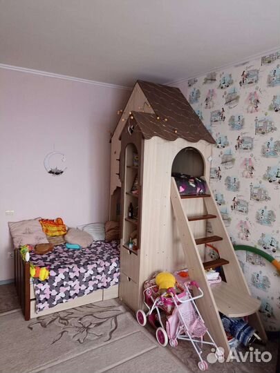 Двухъярусная кровать дом