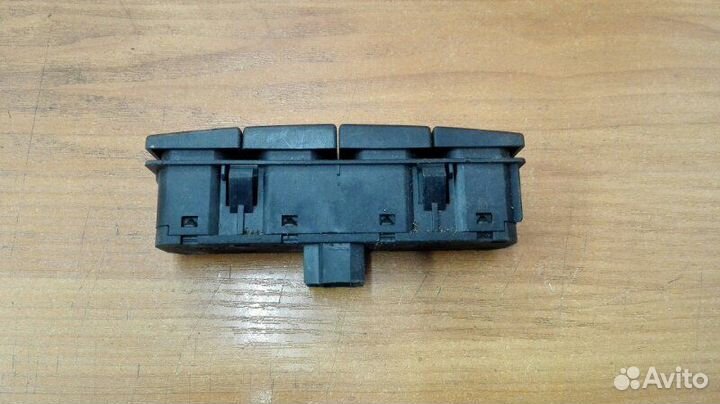 Кнопка обогрева переднего и заднего стекла Ford