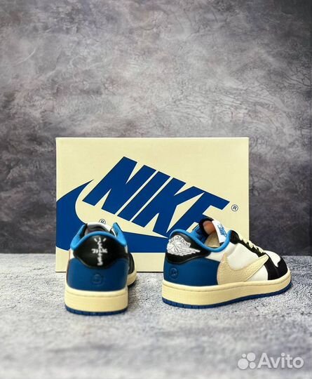 Кроссовки Nike