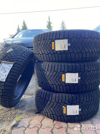 Pirelli Ice Zero FR 255/45 R20 105H