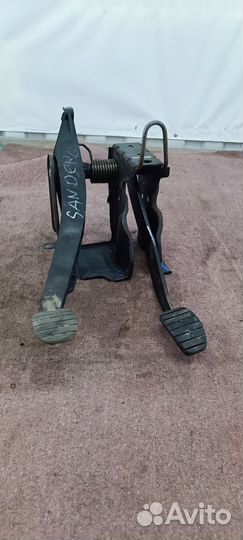 Педаль сцепления renault sandero 1