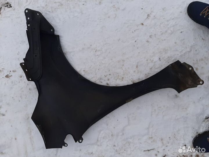 Крыло переднее левое toyota corolla E180 б/у