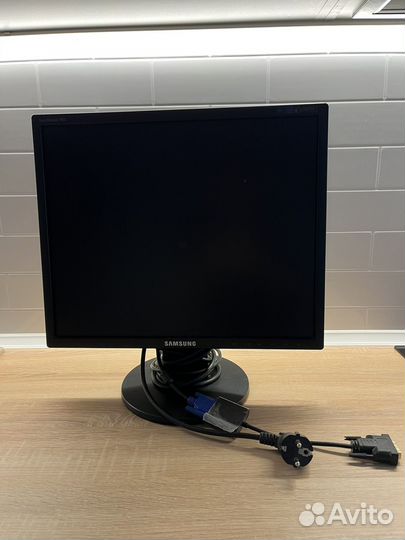 Монитор Samsung