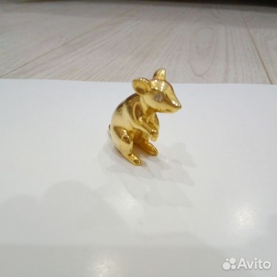 Золотая мышка