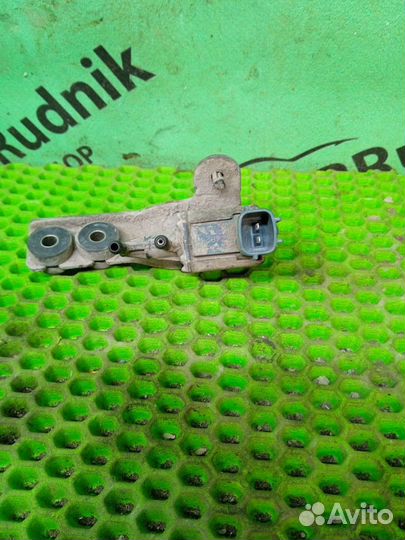 Клапан ресивера Nissan Primera