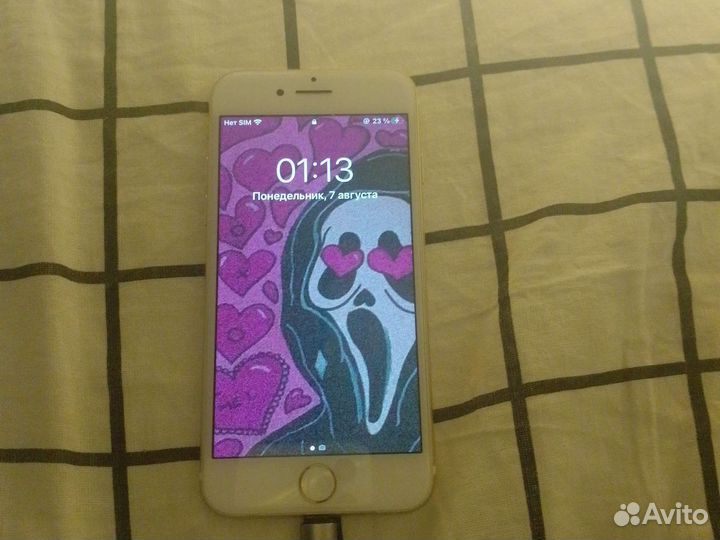 Телефон iPhone 7