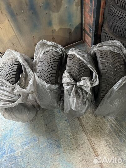 Michelin X-Ice North 4 215/55 R17 98T