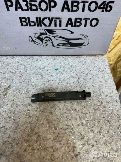 Антенна Бесключевого доступа передняя левая Kia K8