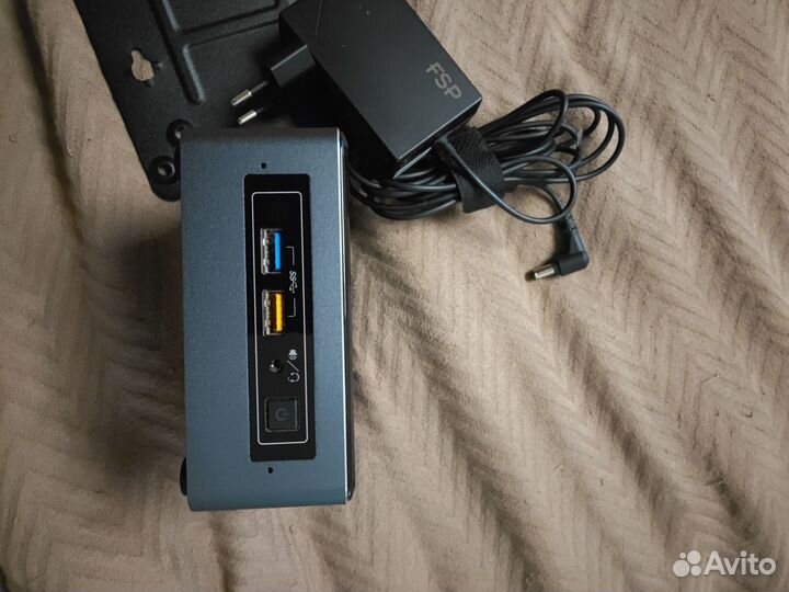 Мини пк Intel NUC 7I7BNH