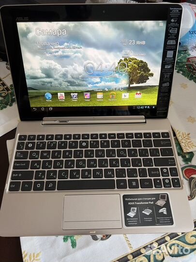 Планшет с док станцией (клавиатура) Asus TF 700