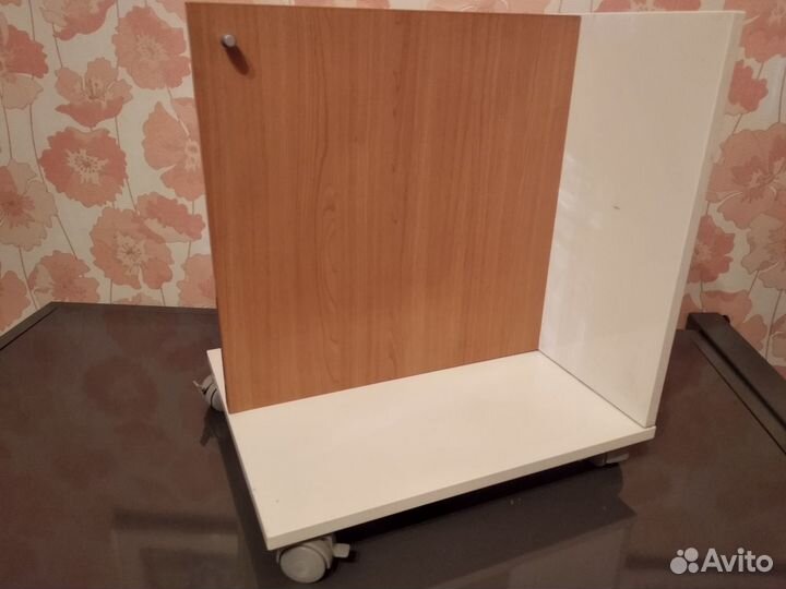 Полка на колесиках
