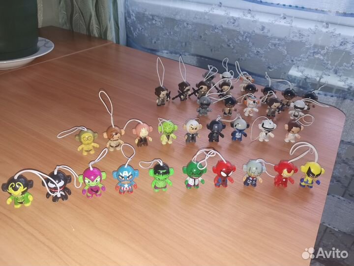 Коллекция киндеров-брелоков Звездные войны