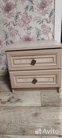 Тумба прикроватная