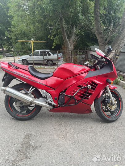 Suzuki RF400