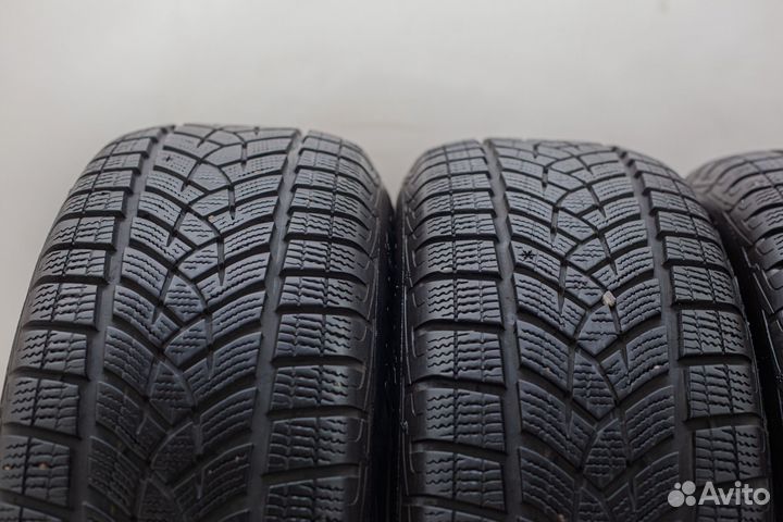 Goodyear UltraGrip Ice SUV 215/60 R17 96T