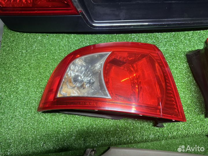 Фонарь задний правый KIA Magentis 1