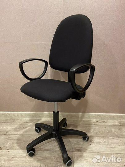 Компьютерное кресло для дома офиса